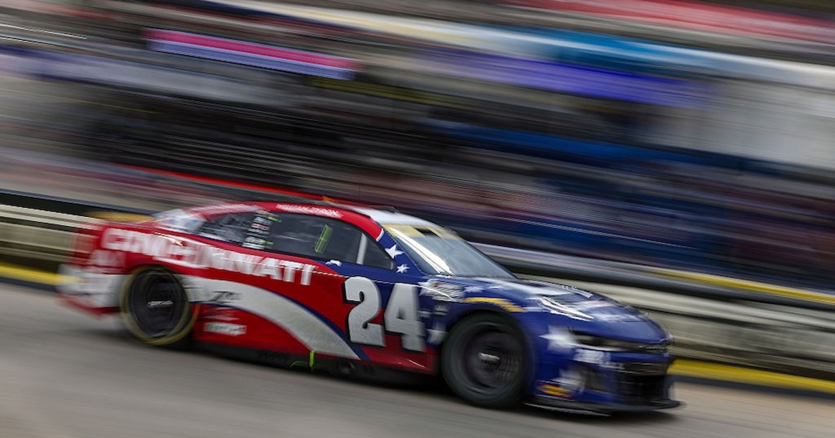 Clash of the titans for NASCAR's title fight