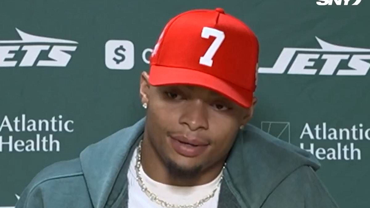 Jets QB Justin Fields admits he was 'crying in his closet' after brutal criticism from owner Woody Johnson