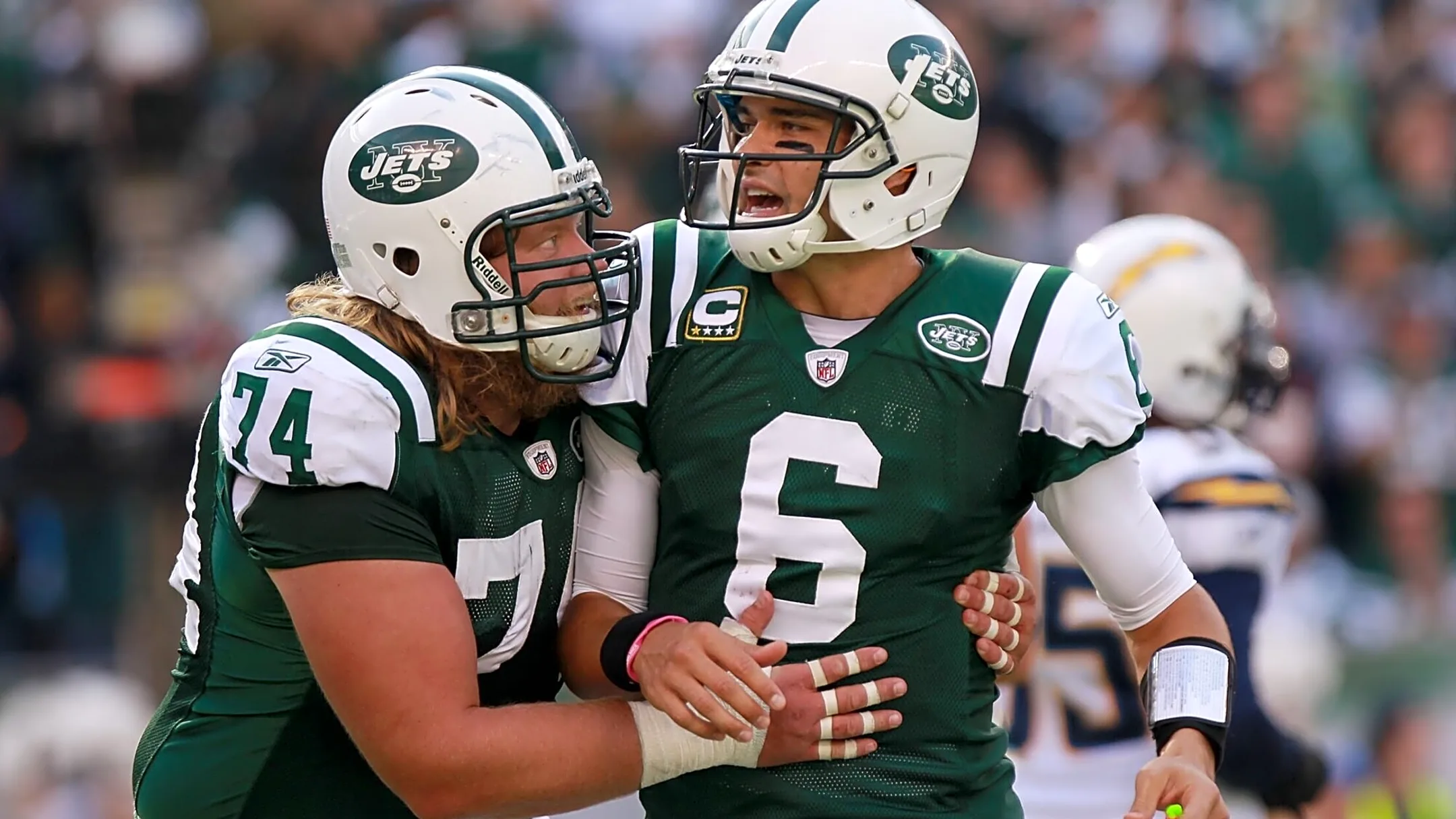 ‘We lost a good man’: Mark Sanchez mourns former Jets teammate Nick Mangold