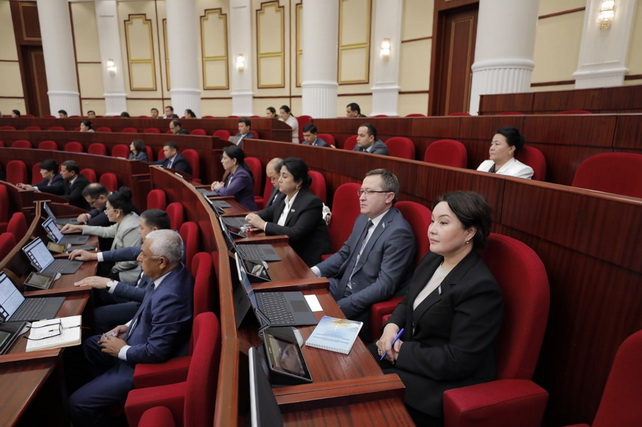 The Legislative Chamber Approves Ratification of the Global Convention on the Recognition of Higher Education Qualifications - UzDaily.uz