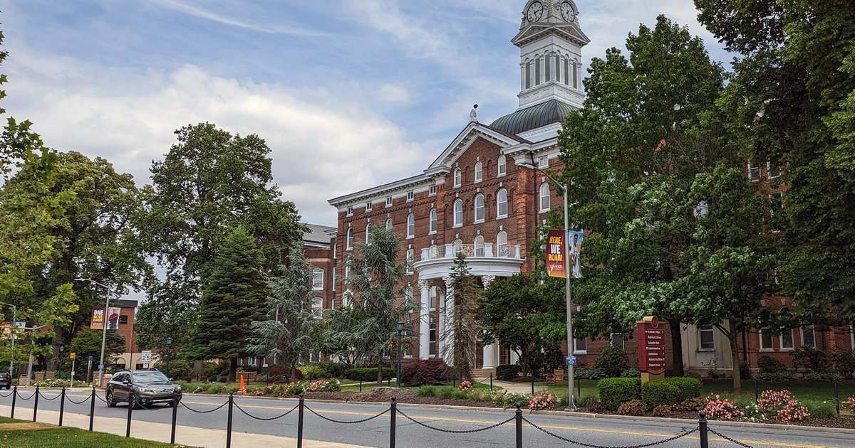 Transportation barriers prevent some Philly students from visiting colleges, so Pa. state schools are facilitating bus trips