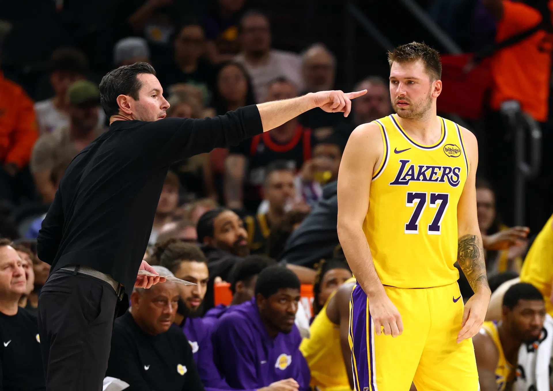 For The First Time in Lakers History: JJ Redick Doesn't Miss With the Jokes as He Finally Doesn't Have to Call 1st TO in 3rd Quarter