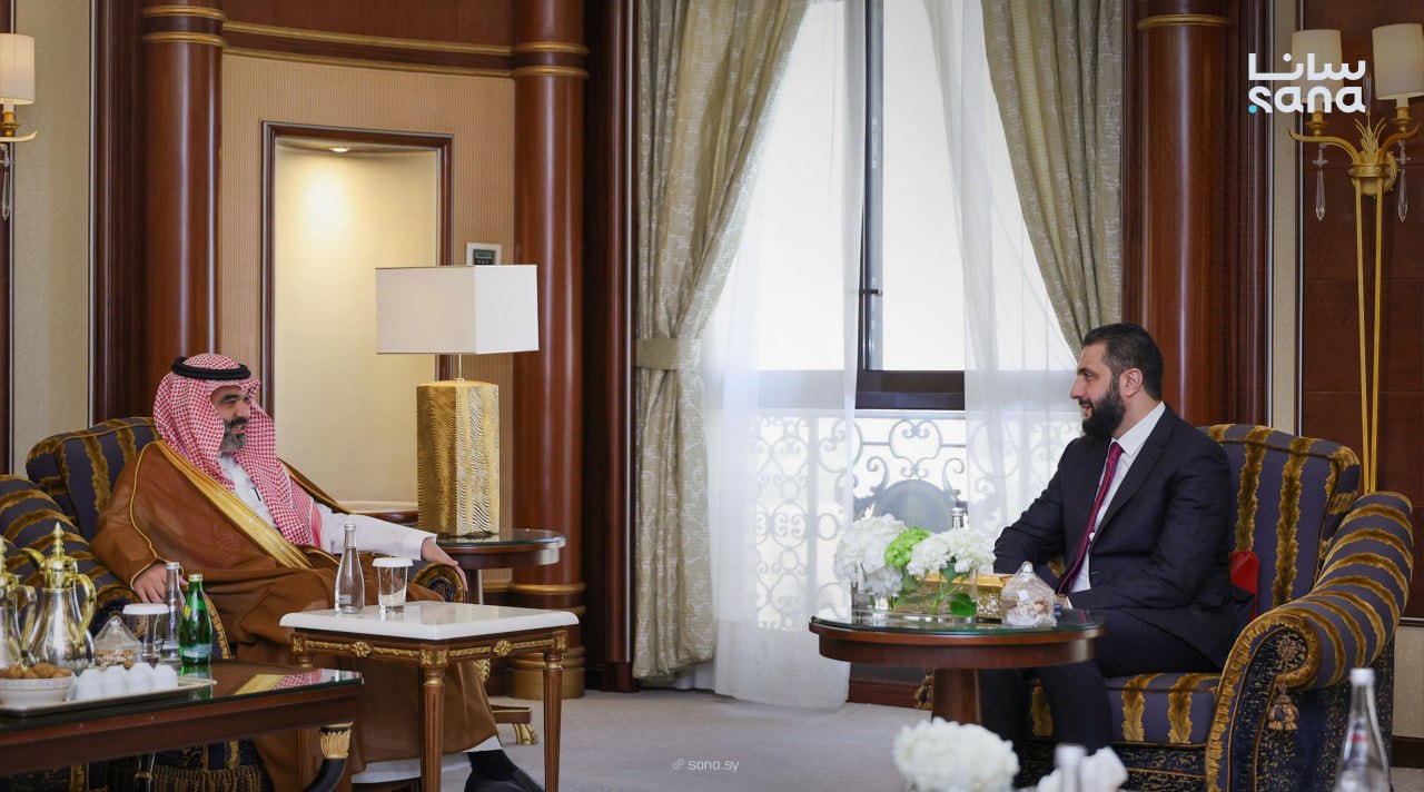 President al-Sharaa meets Saudi minister of communications in Riyadh