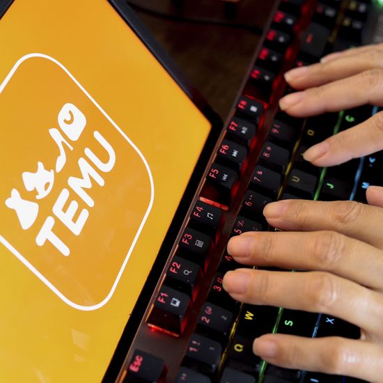 Surgeons remove 100 magnets from gut of teenager