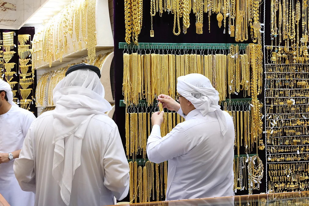 Dubai gold now down Dh55 in a week after dropping by Dh10 for third day