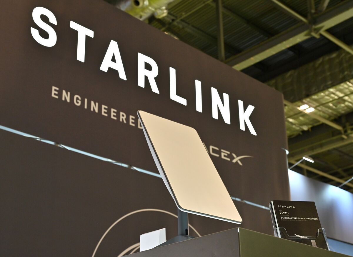 Musk’s Starlink Ties Up With UK’s VMO2 for Mobile ‘Not Spots’
