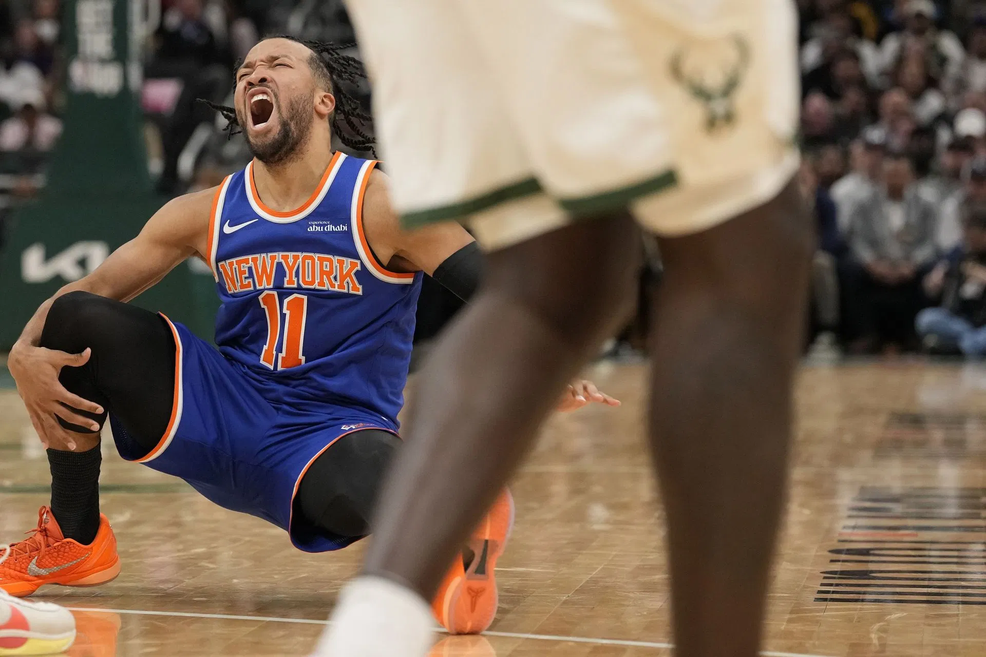 Killing Myself: Knicks Fans Severely Concerned With Jalen Brunson After Suspecting Hamstring, Knee and Groin Injuries vs Bucks