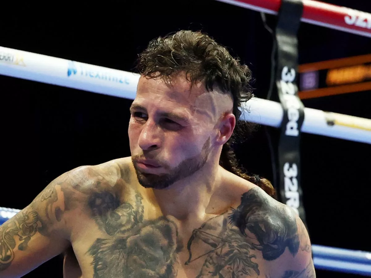 Boxer suffers 100th career defeat as 51-fight losing streak goes on