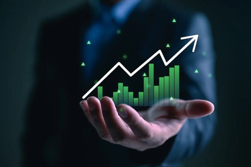 S&P 500 Tops 6,900 Ahead Fed Rate Move, Gold Reclaims $4,000