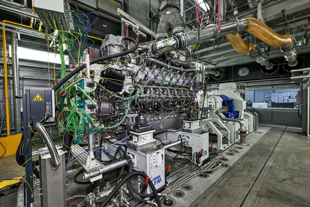 Rolls-Royce: “World’s first” pure methanol marine engine aces test