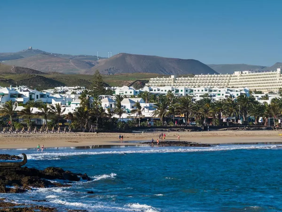 Tourist dies in Lanzarote after plunging 20ft when 'hotel railing gave way'