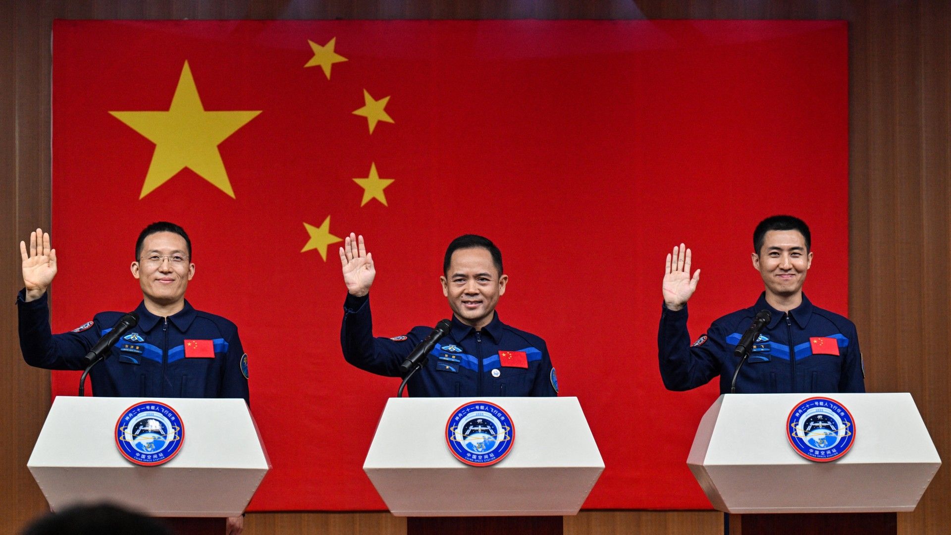 China reveals crew for Shenzhou 21 mission to Tiangong Space Station, including nation's youngest astronaut (video)