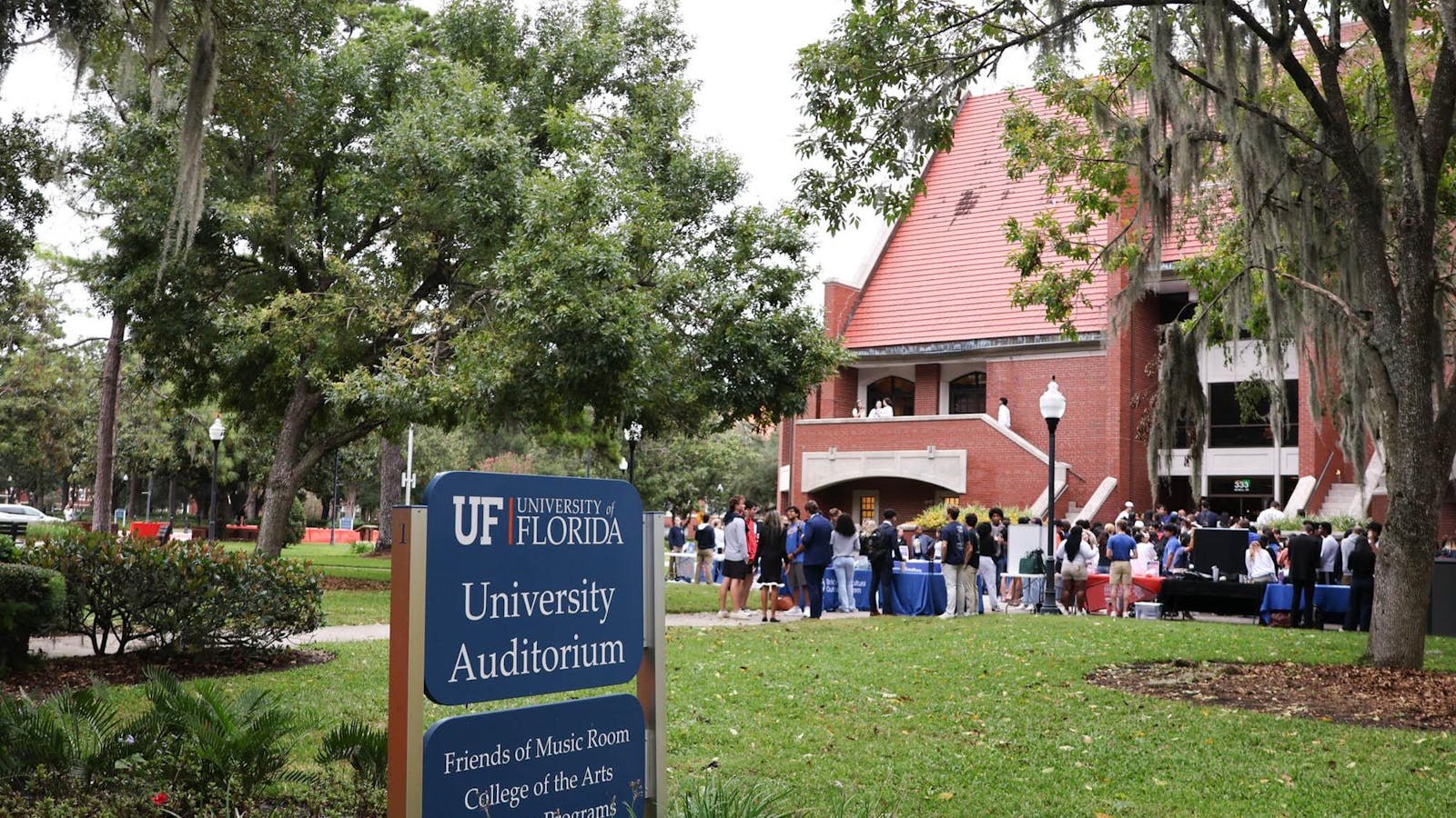 UF SG talks concerts, clubs and counseling at the State of the Campus Address