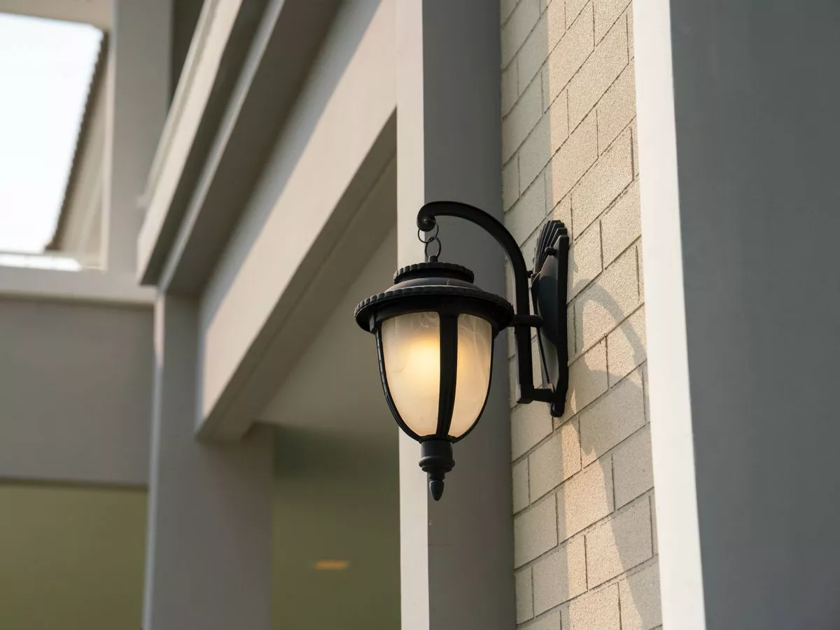 UK households advised to turn on outdoor lights this Friday