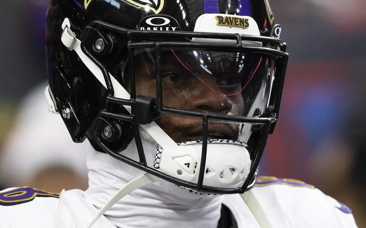 NFL Analyst Sends Clear Message on Ravens Playoff Future as Lamar Jackson Adds Locker Room Heat Amid Injury Concerns