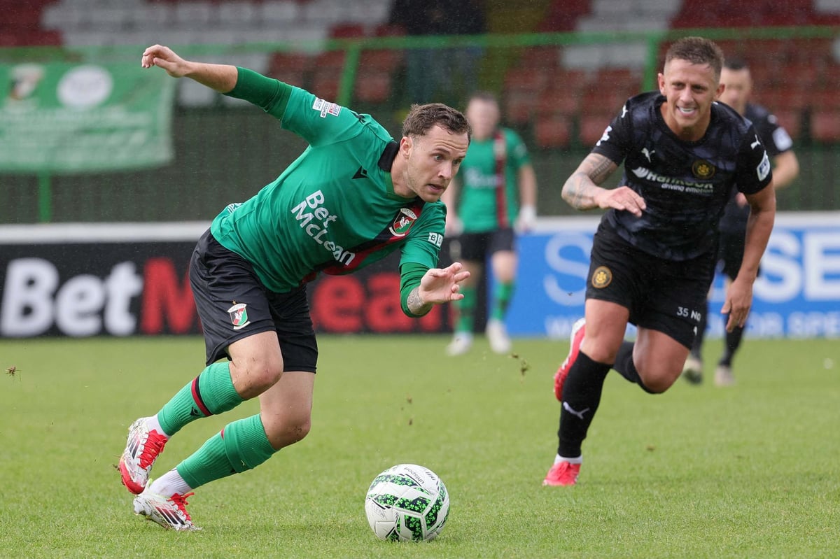 'Everything' about Glentoran gives former Rangers and Celtic player message Irish League club 'serious about winning trophies'