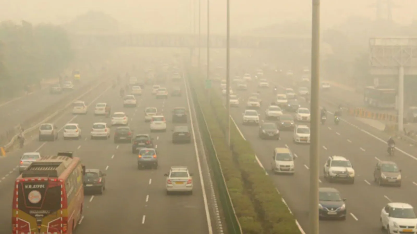 Delhi AQI Remains In 'Very Poor' Category, Artificial Rain Likely From October 29