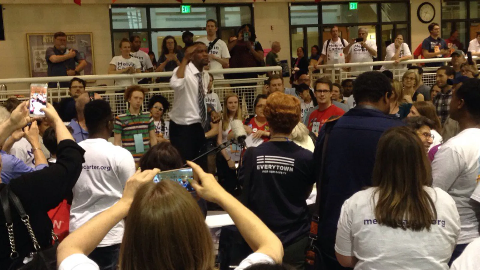 How did the St. Paul DFL, which is on hiatus, back two ballot questions?