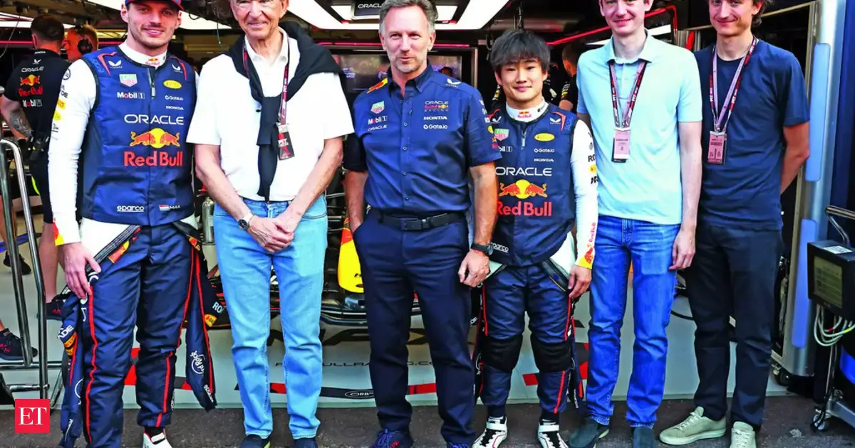 Arnault tightens his LVMH control with $1.6-B buying spree