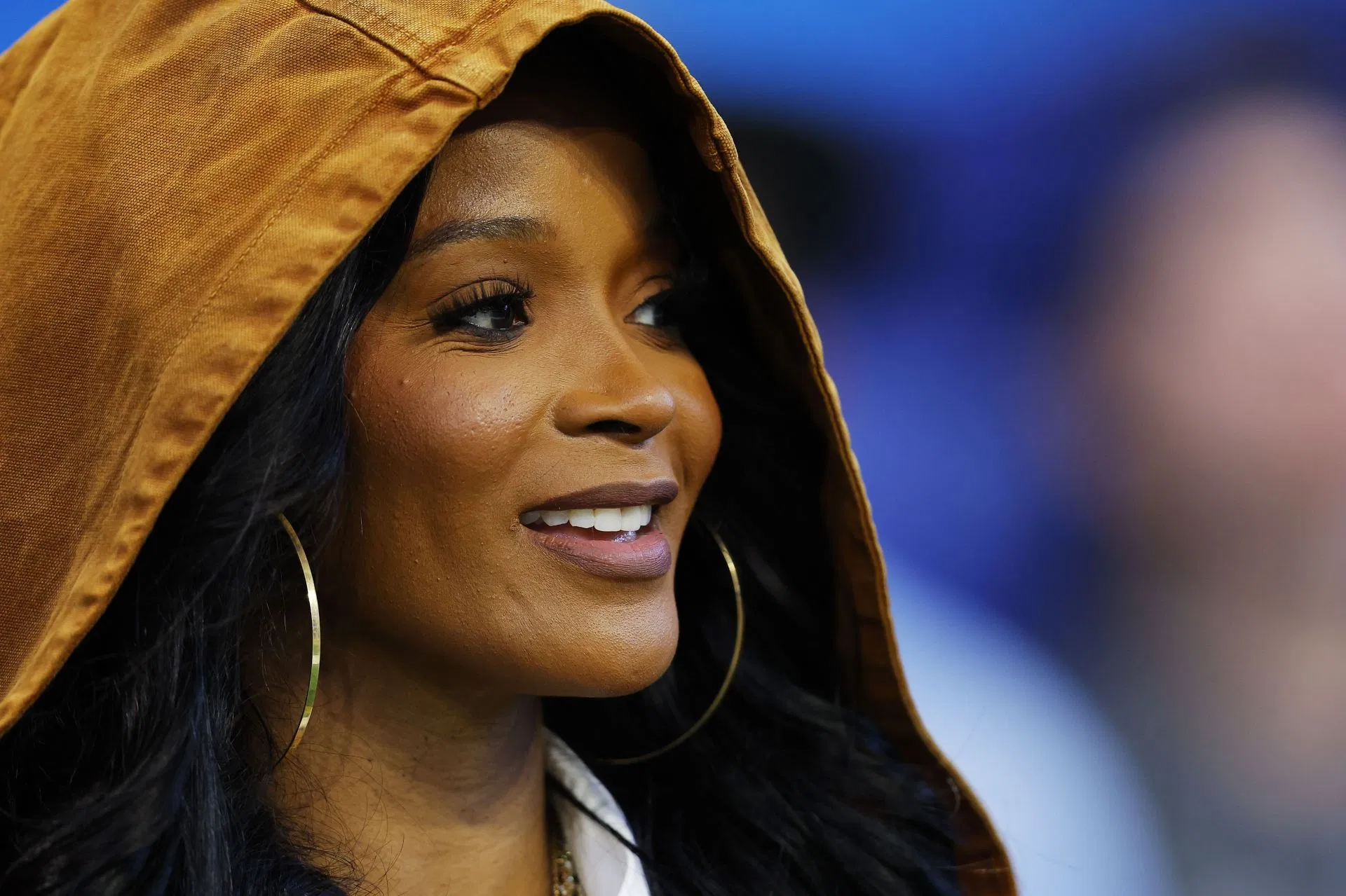 Steve Sarkisian's wife Loreal shows off her exquisite glittering black dress for Diwali bash in latest Instagram carousel