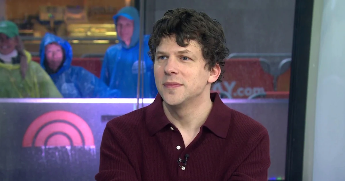 Jesse Eisenberg reveals he is donating a kidney to a stranger