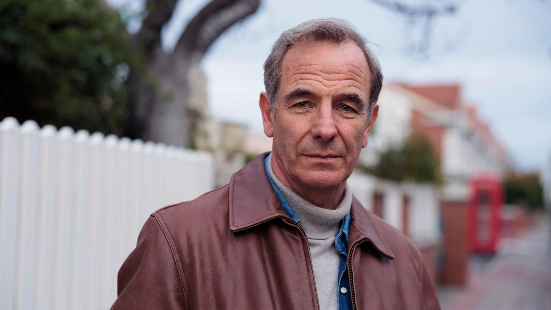The wellness ritual Robson Green swears by after being on 'pathway to death'