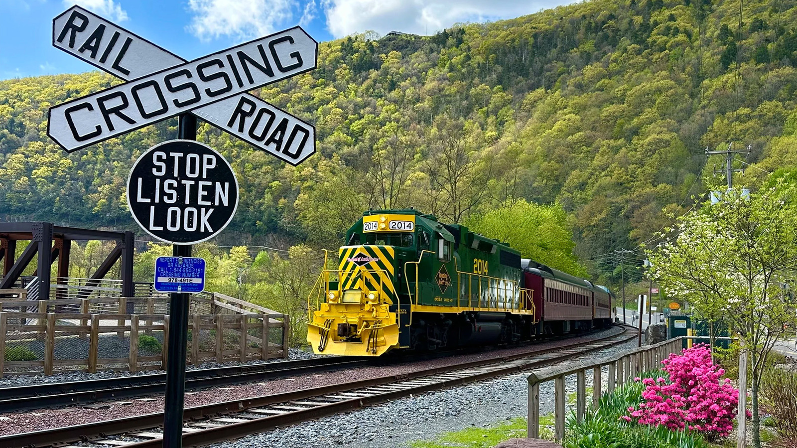 13 Trains That Take You Through America's Most Colorful Fall Rides