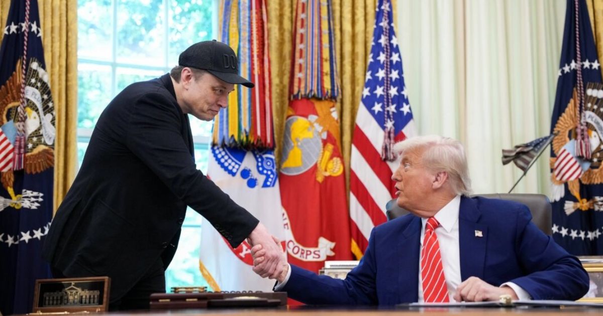 Donald Trump Revisits Musk Feud – The Internet Isn’t Buying his “I Like Elon” Remark