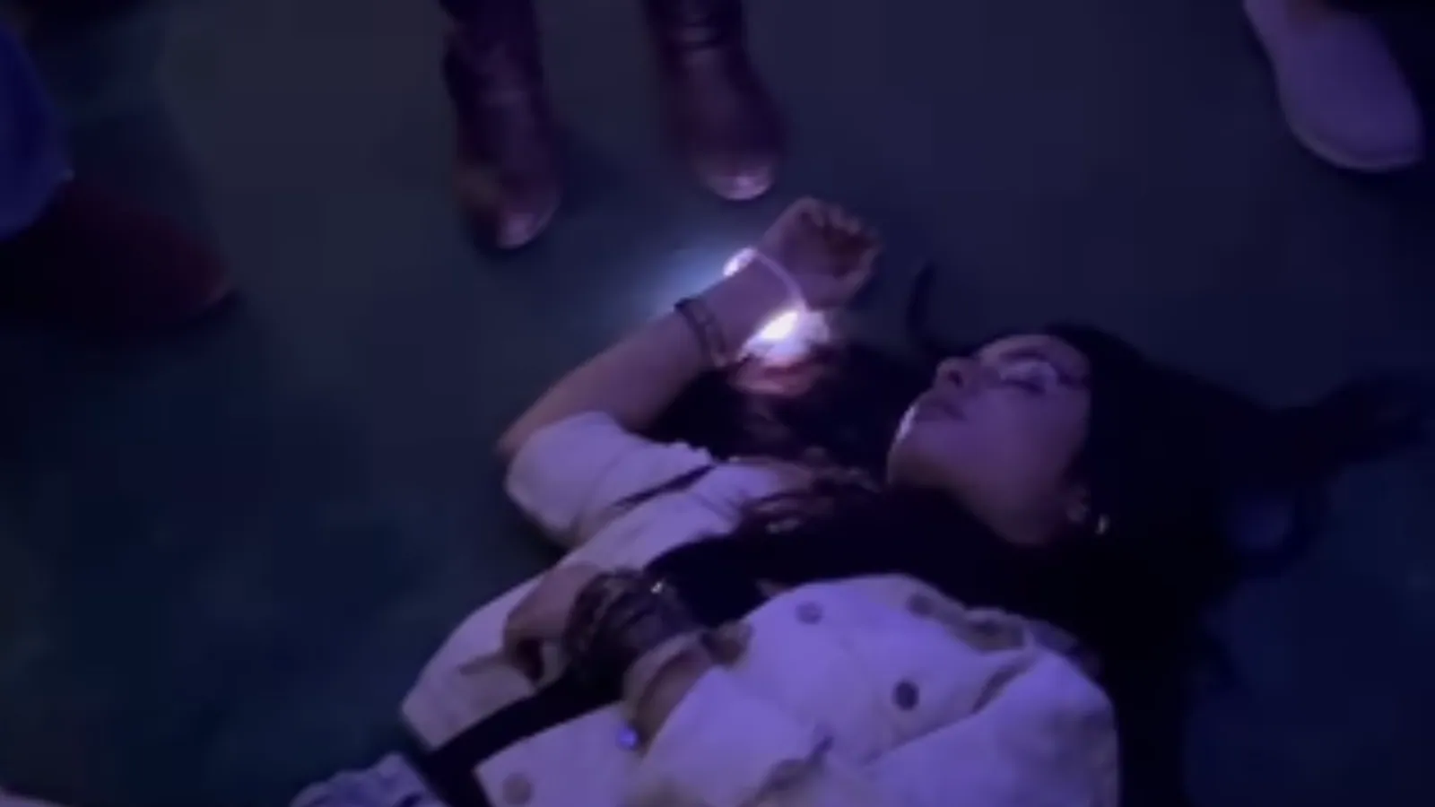 Mumbai Woman Faints At Enrique Iglesias Concert Video Internet Reacts