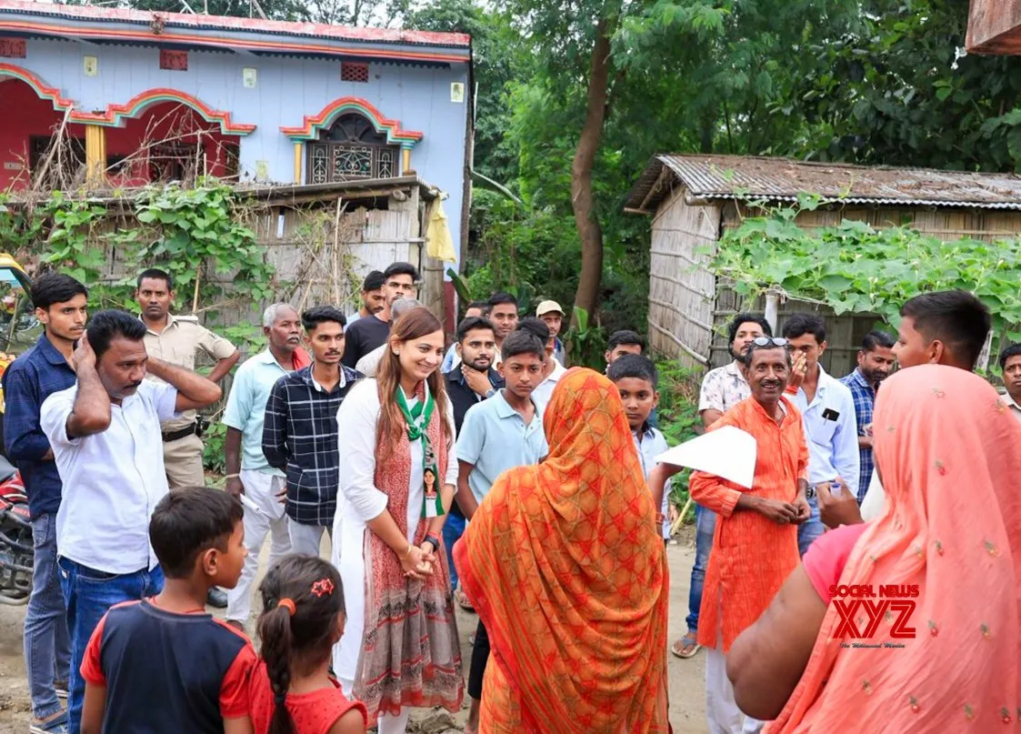 Komal Singh Engages with Voters in Muzaffarpur #Gallery