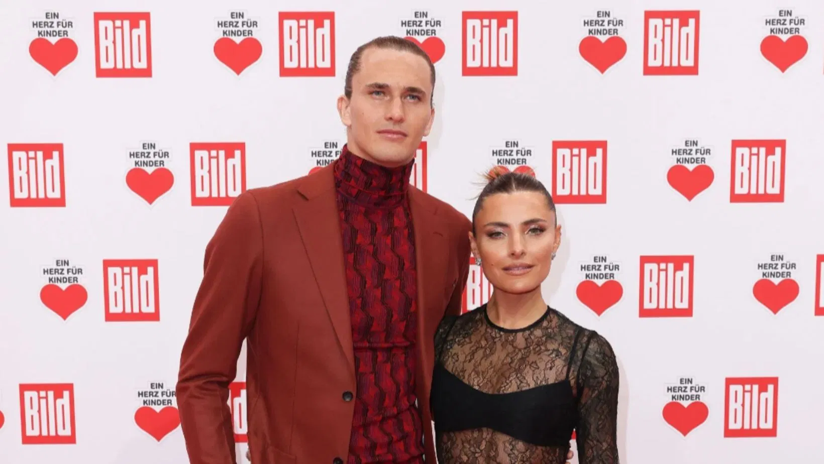 Alexander Zverev's girlfriend Sophia shows her support for German with their new pup as he sets up Vienna Open final vs Jannik Sinner