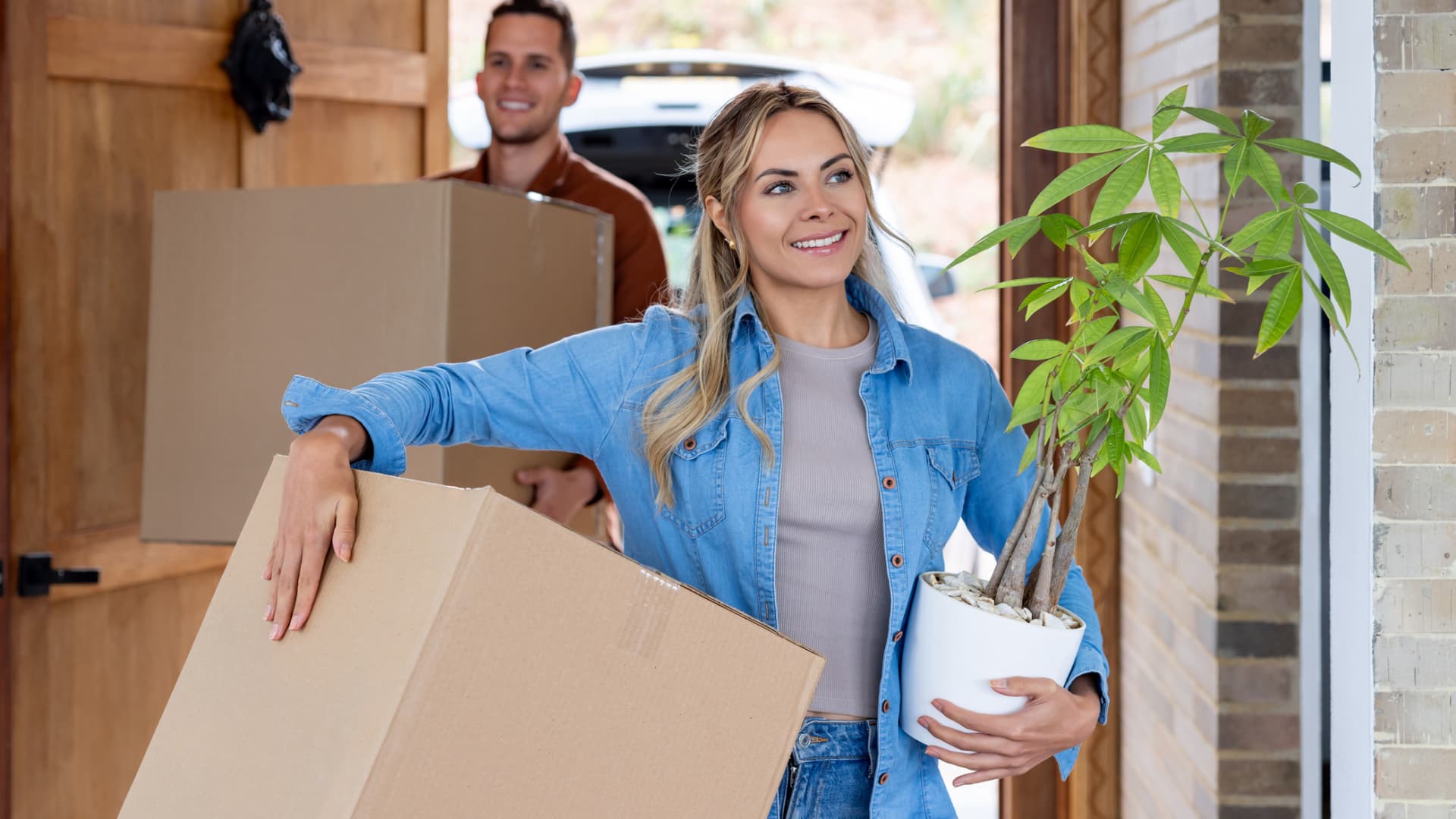 Top 10 states Americans want to move to most, according to moveBuddha