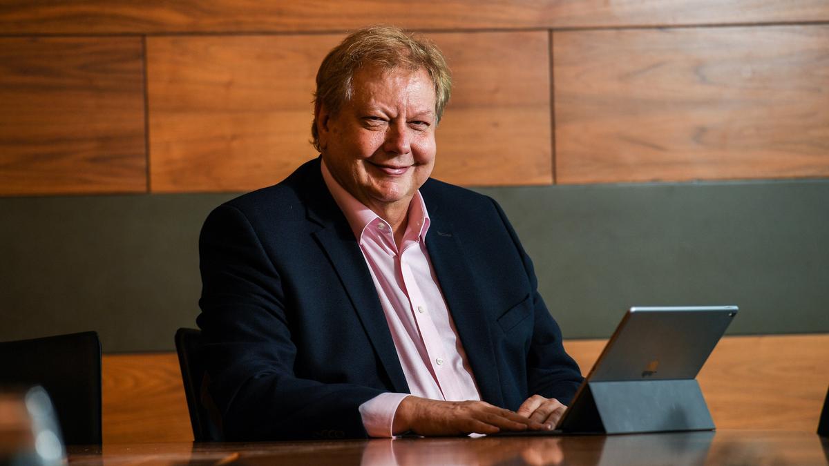 WiseTech Global office raided by AFP, ASIC over alleged share trading, Richard White named