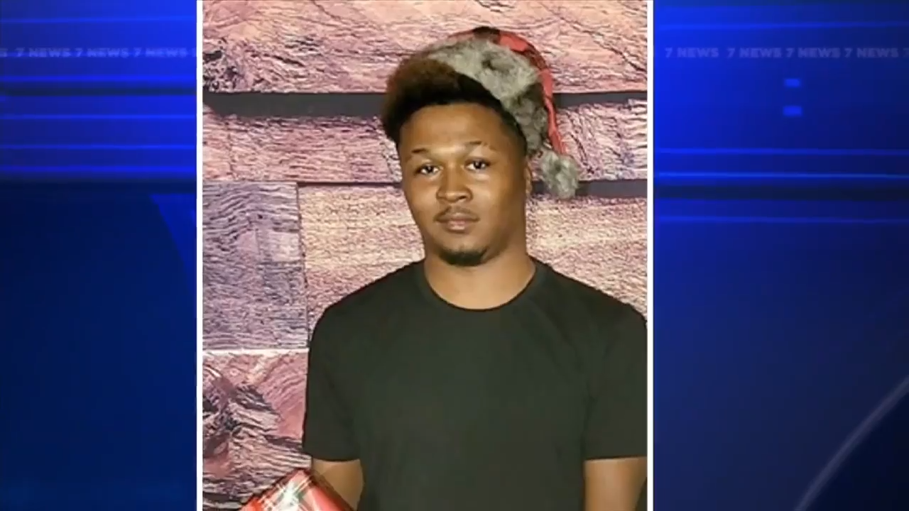 29-year-old man found fatally stabbed in front of his NW Miami-Dade home