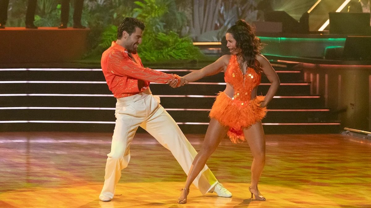 Jen Affleck Defends ‘DWTS’ Partner Jan Ravnik From ‘Slander’ After Maks Chmerkovskiy’s Criticism | Video