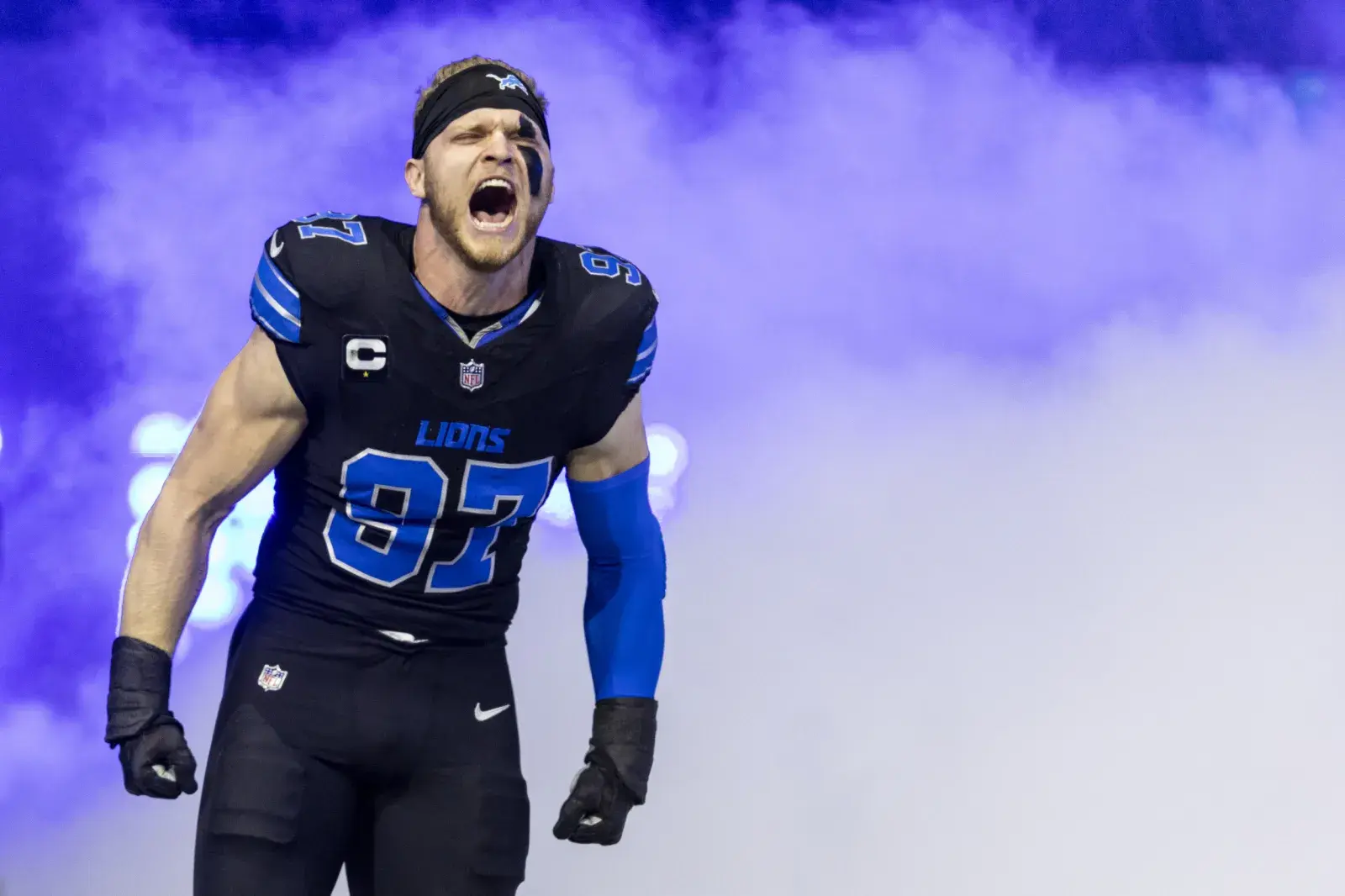 Lions Aidan Hutchinson Passes Myles Garrett, TJ Watt With Monster Extension