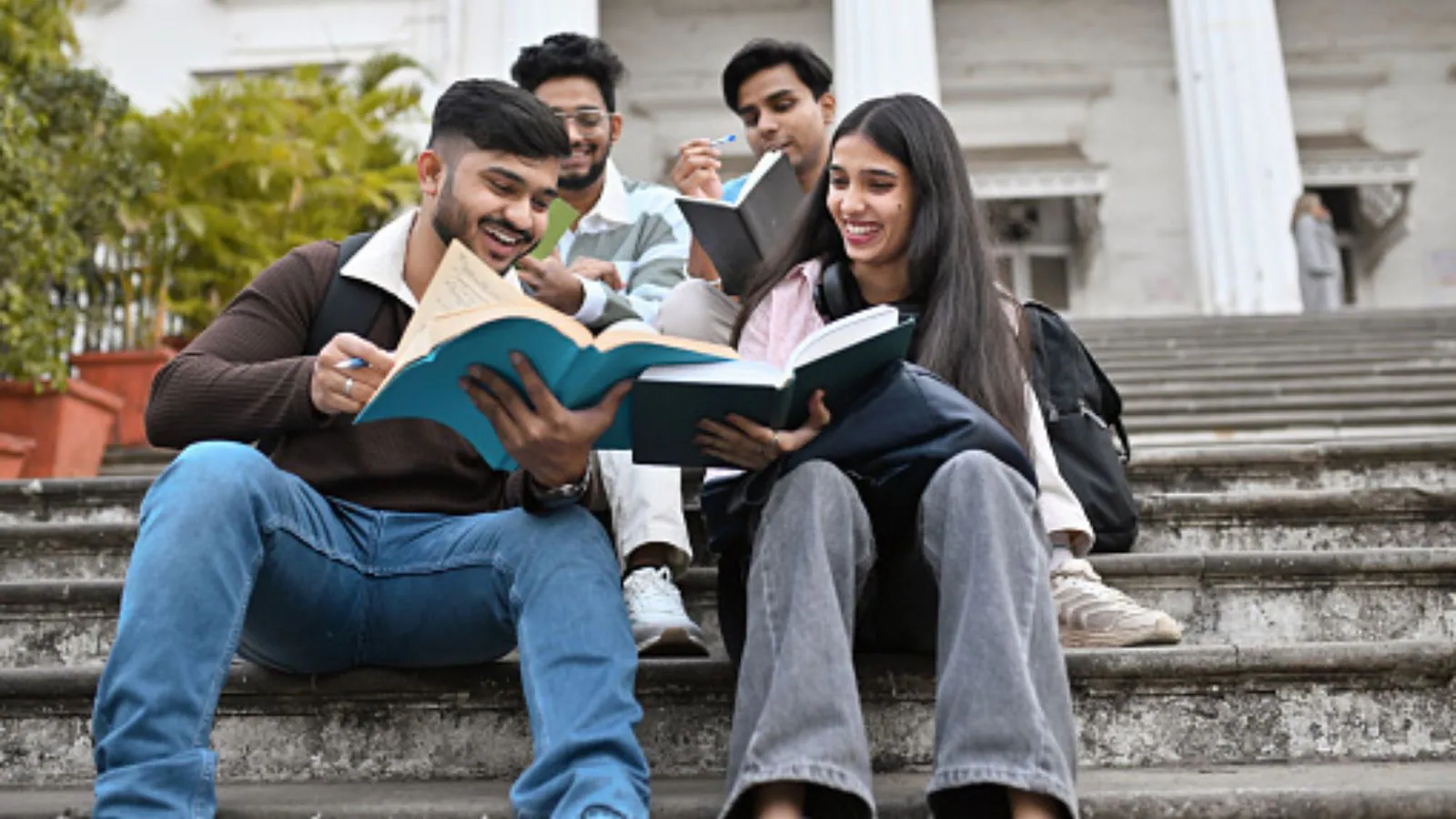 Career Guidance: Five Best Biology Courses After 12th Without NEET