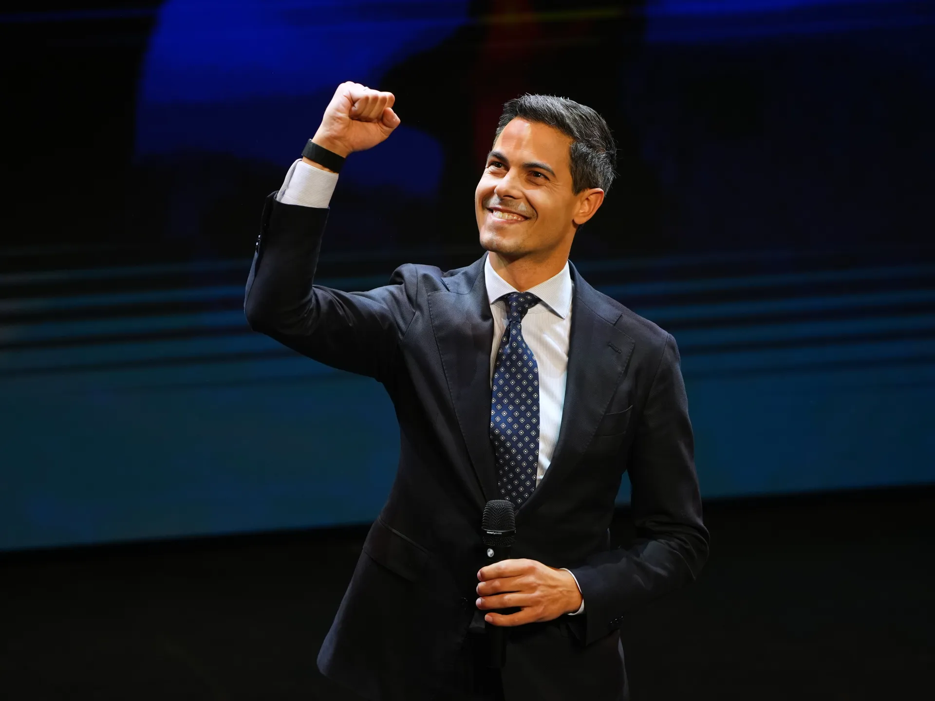 Netherlands centrist party wins big in election as far right loses support