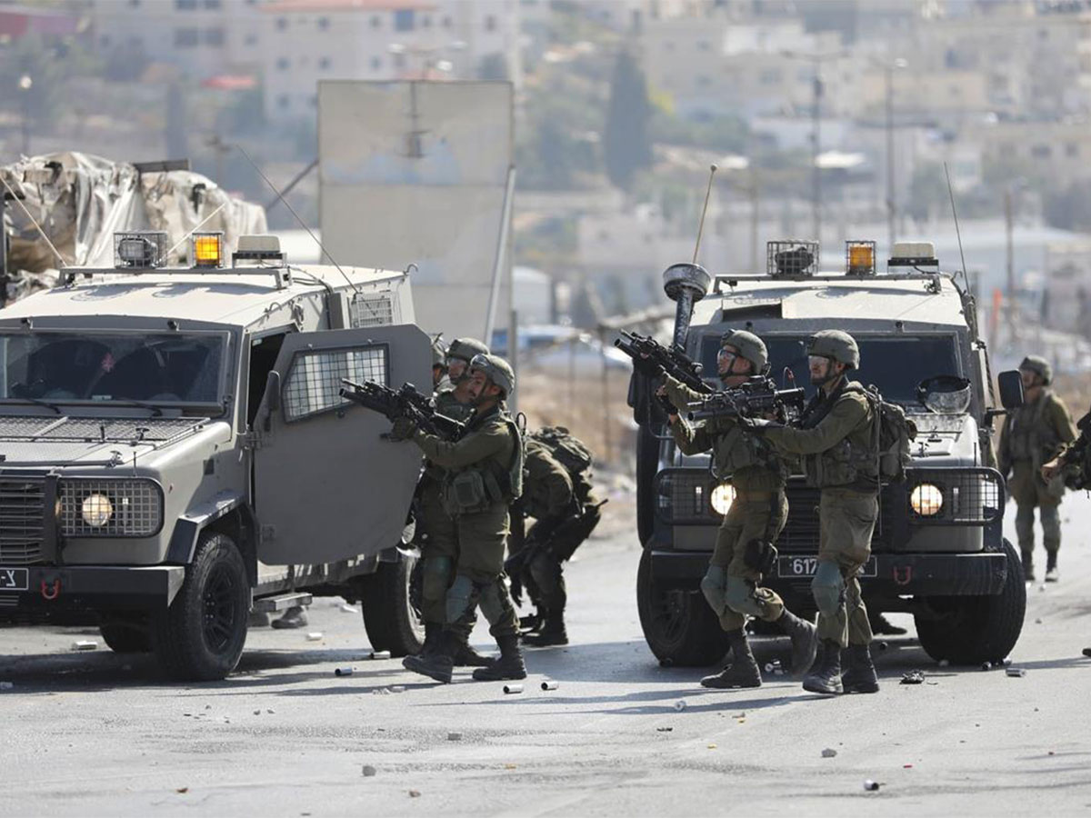 Israeli Occupation Forces' Gunfire, Settler Assaults Wound Eight Palestinians in West Bank