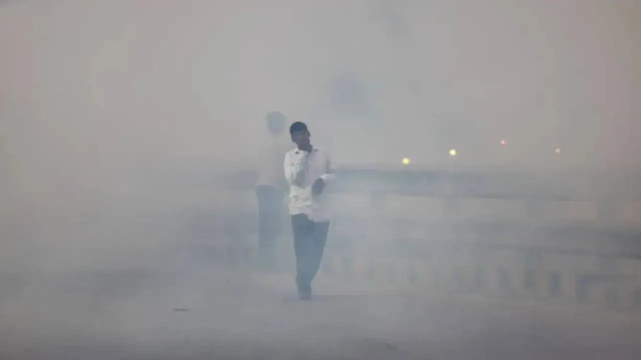 Doctors Sound Alarm as Delhi Sees 15% Rise in Breathing Problems Amid Toxic Air