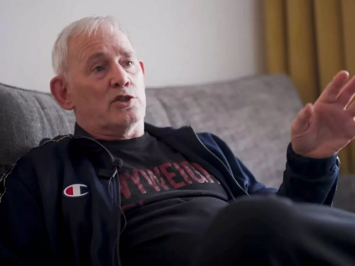 Tom Aspinall still 'can't see' as UFC star's dad issues very worrying update