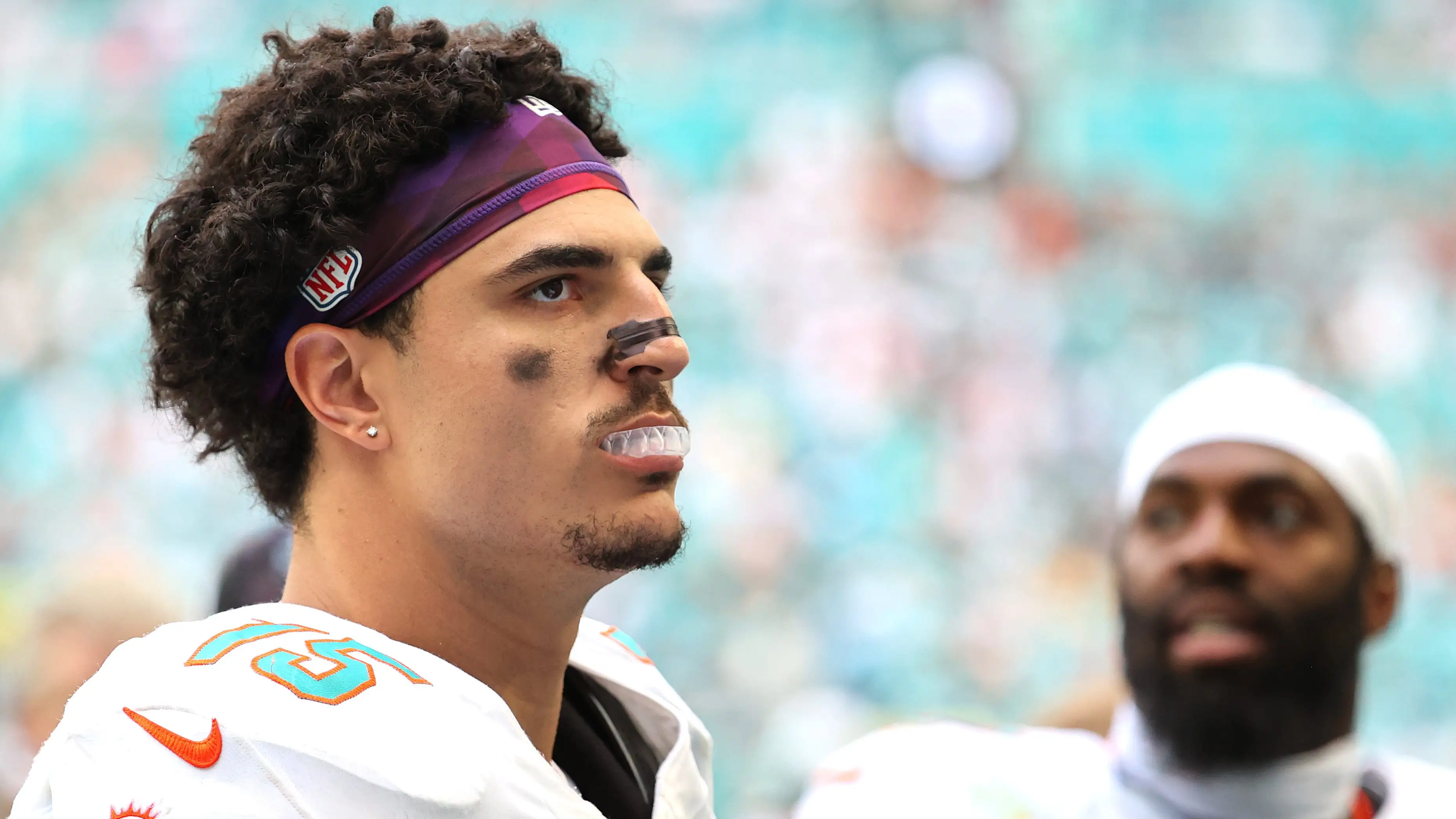 Chiefs Trade Pitch Nets Dolphins Pass-Rusher Jaelan Phillips