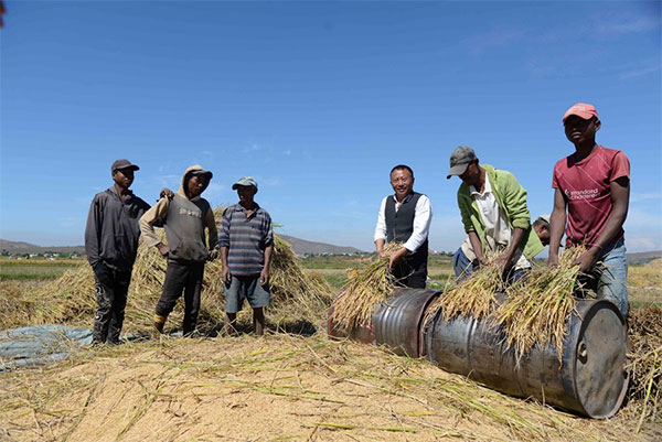 China’s poverty alleviation inspires visiting African officials