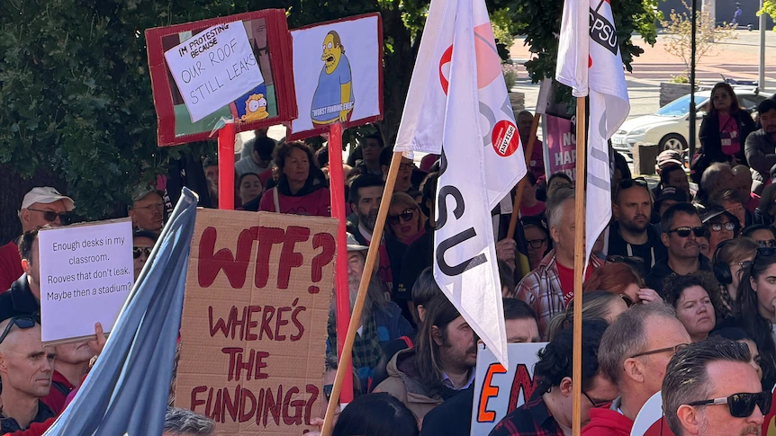 No progress on pay deal as Tasmanian public sector flags more action