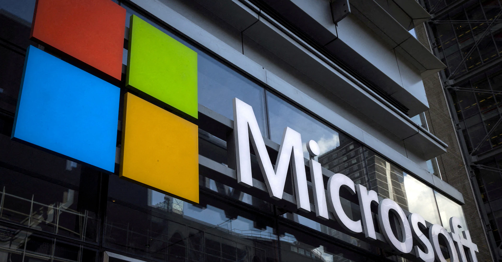 Microsoft's high capital spending overshadows cloud business surge