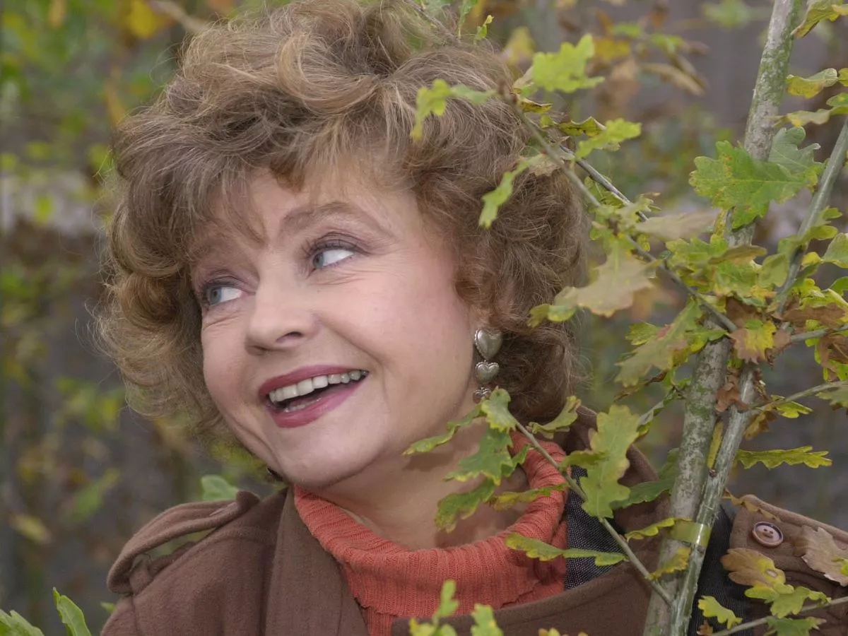 The early warning sign that led to Prunella Scales' heartbreaking dementia diagnosis