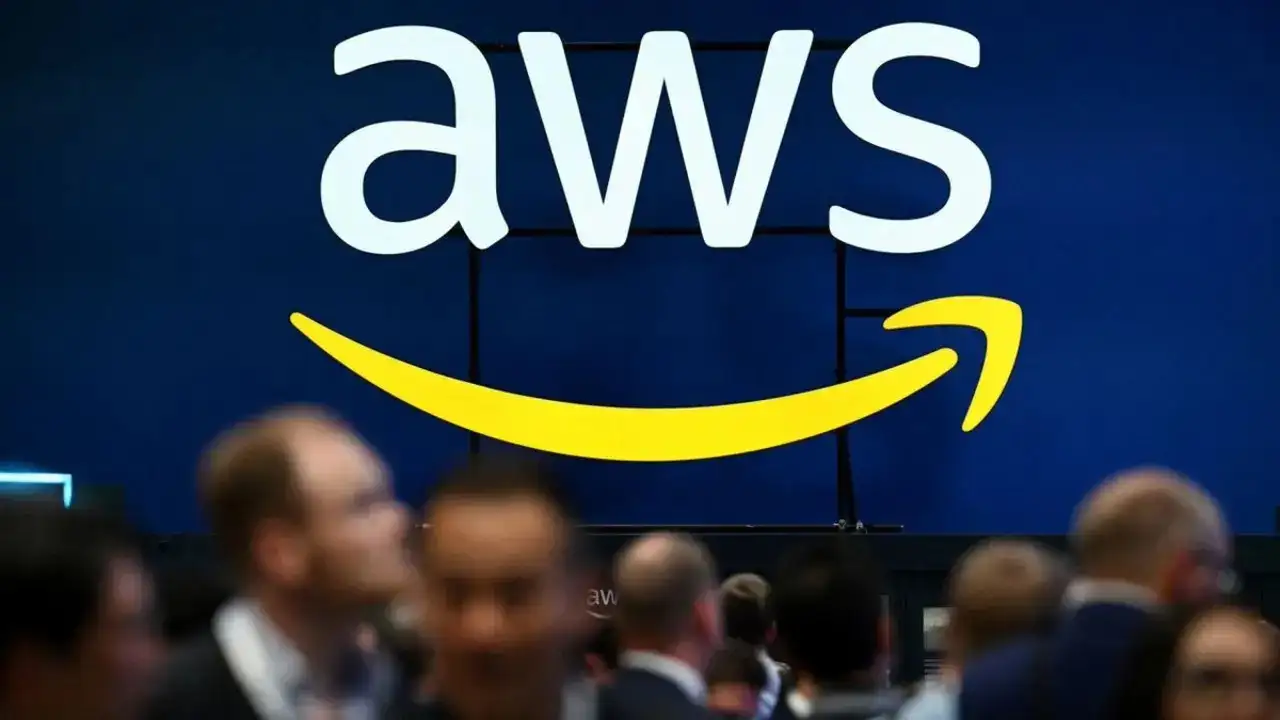 Users Report Outages on Amazon Web Services