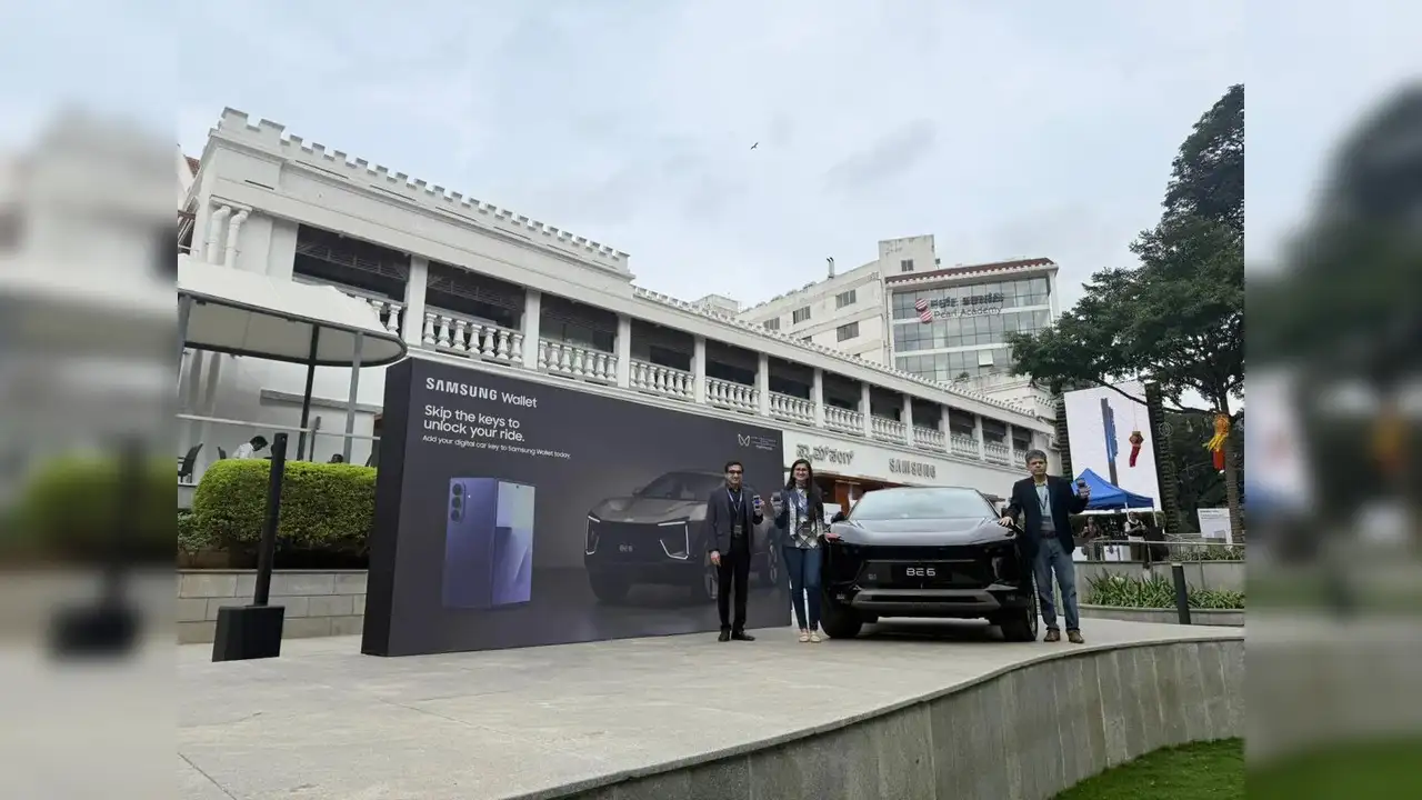 Samsung Wallet Now Lets Mahindra EV Owners Unlock Cars With Their Galaxy Phones