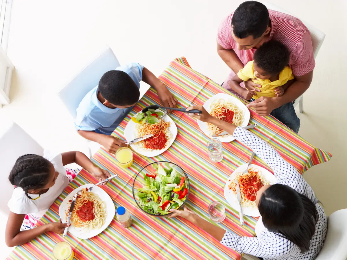 Mealtime in my house of 6 was getting chaotic. A simple list helped my kids with table manners.