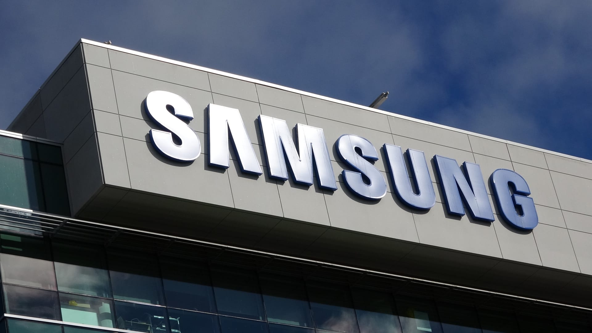 Samsung’s third-quarter profit surges 160% as chip business bounces back from brutal slump